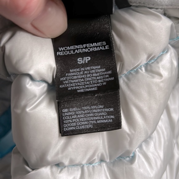 The North Face Woman’s NWT 800 PRO Bright Blue Down Filled Vest size small - Picture 7 of 10